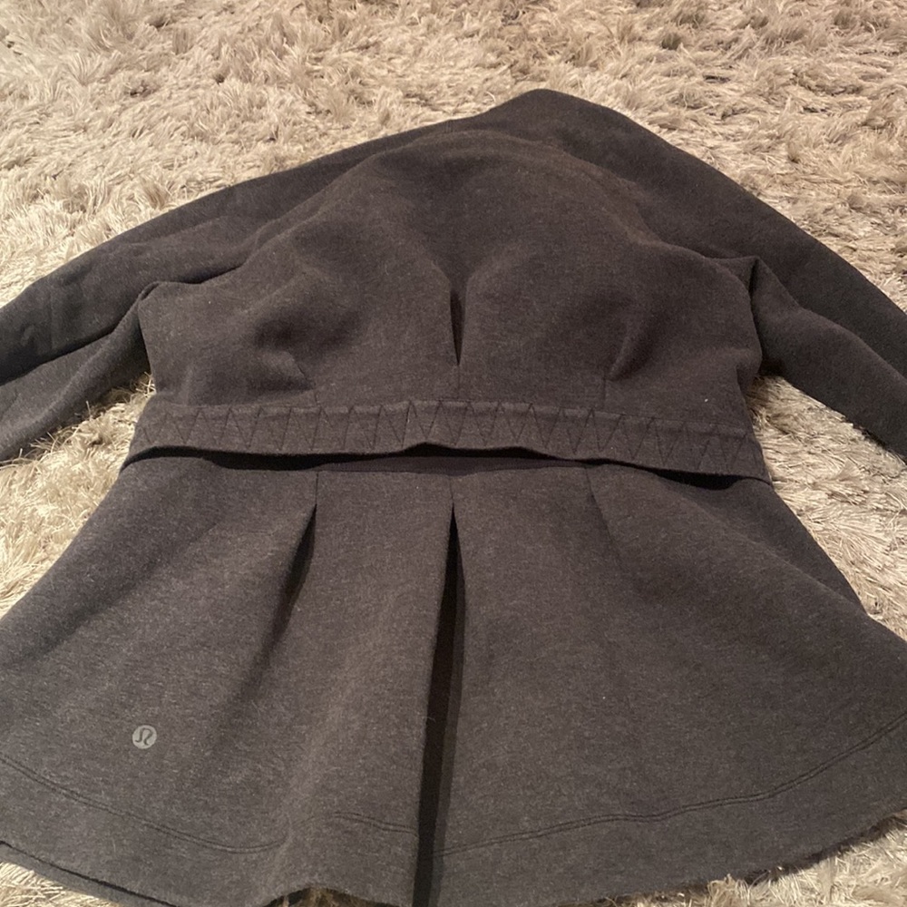Lululemon jacket - Picture 6 of 8